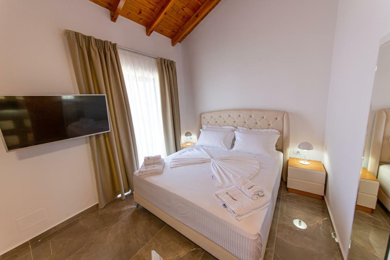 Santa Oliva Suites Ksamil Eksteriør billede