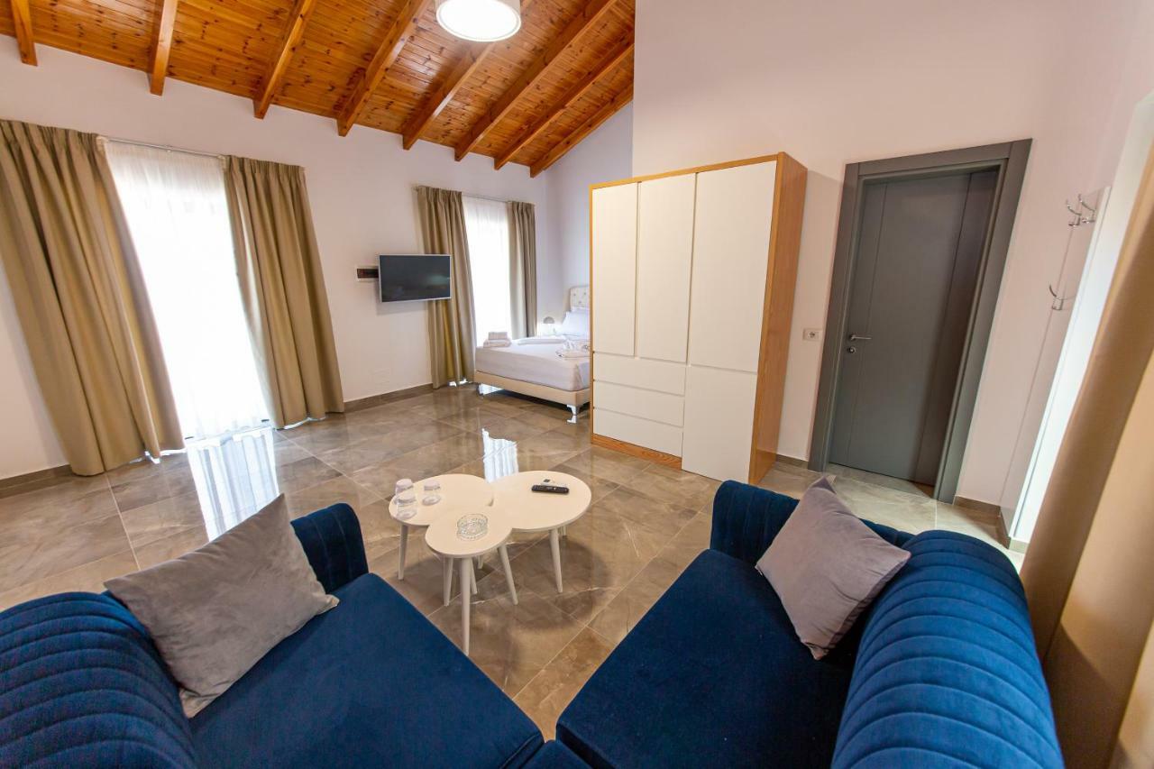 Santa Oliva Suites Ksamil Eksteriør billede