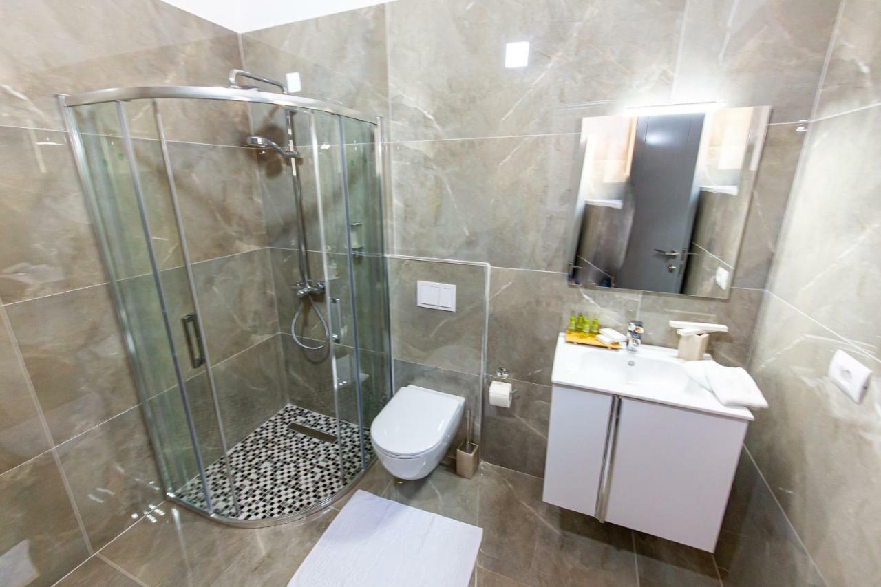 Santa Oliva Suites Ksamil Eksteriør billede