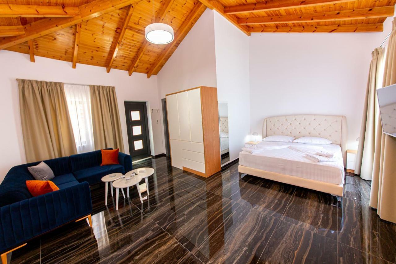 Santa Oliva Suites Ksamil Eksteriør billede