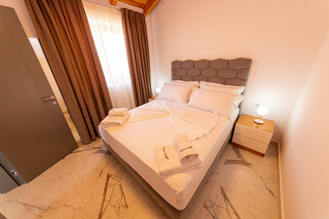 Santa Oliva Suites Ksamil Eksteriør billede