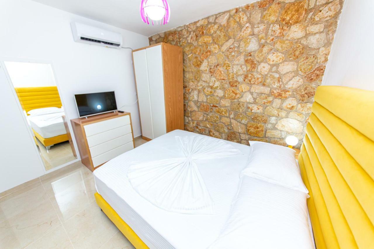 Santa Oliva Suites Ksamil Eksteriør billede