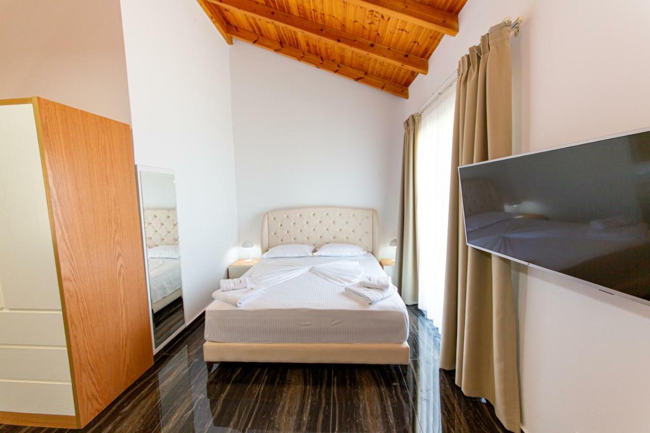 Santa Oliva Suites Ksamil Eksteriør billede